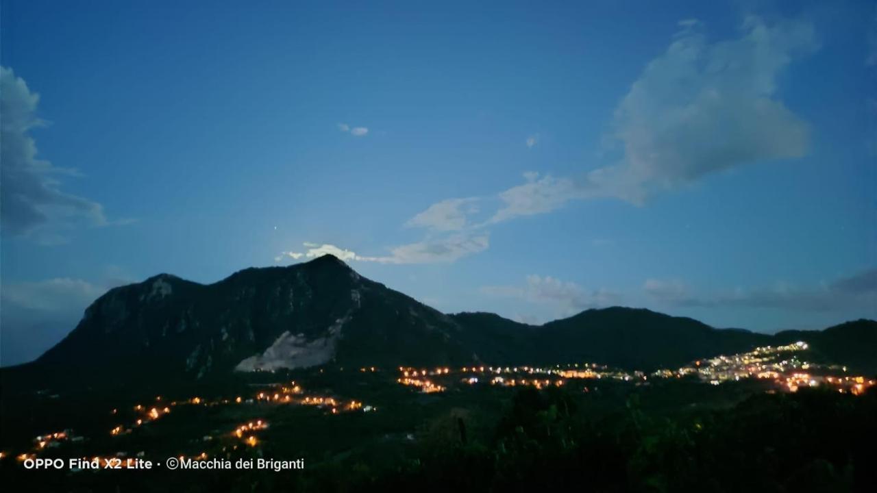 Agriturismo Macchia Dei Briganti - B&B Montefalcione Eksteriør billede